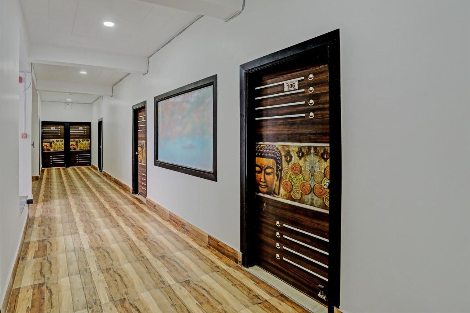 Hotel Cozy Cave Near Delhi Airport