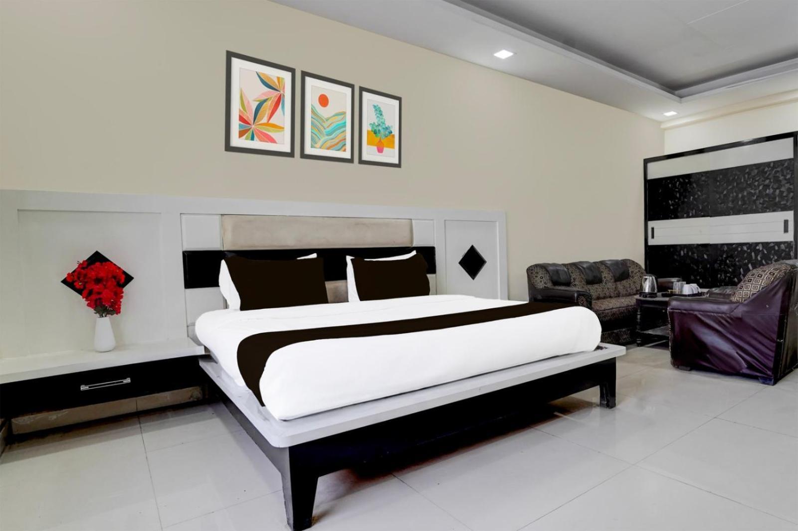 Cozy Cave Near Delhi Airport Hotel New Delhi